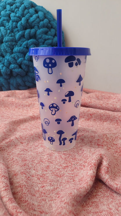 16 Ounce Color Changing Cups with Lids